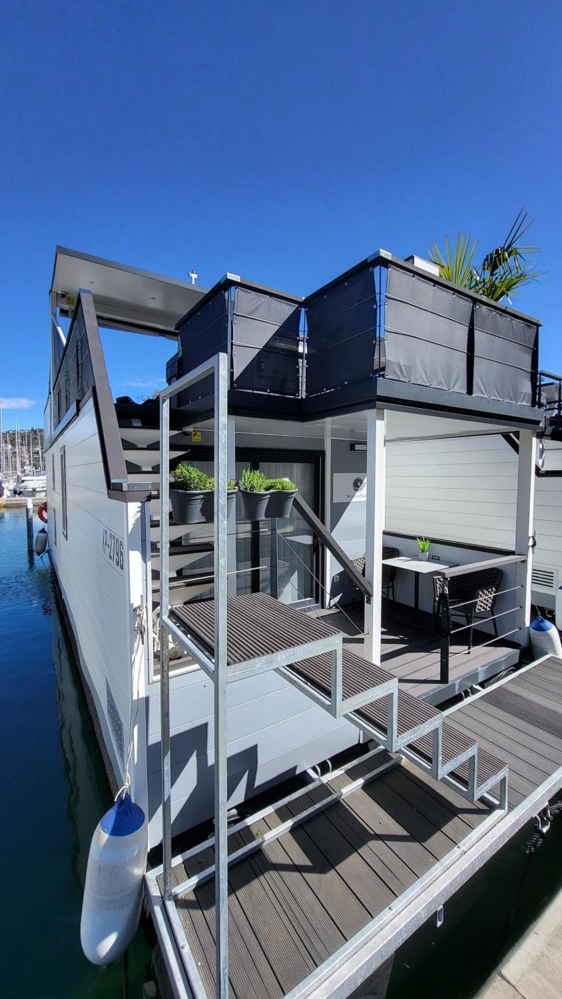 Floating House - Marina Pearl Apartment Portoroz Exterior photo