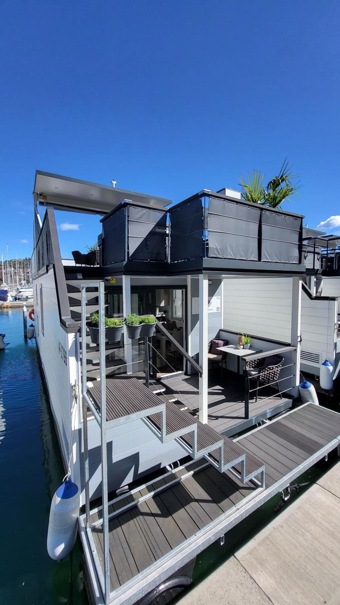 Floating House - Marina Pearl Apartment Portoroz Exterior photo